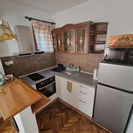 Ap Malinov 15 瓦爾納